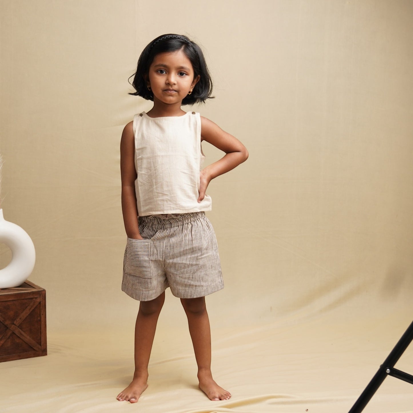 Cotton shorts with pockets for girls